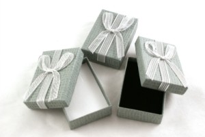 earring gift box with ribbon