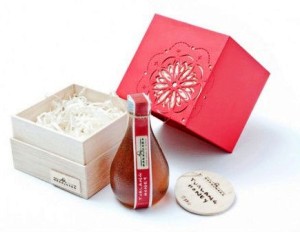 honey packaging box with shredding paper