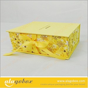 shirt packaging with ribbon