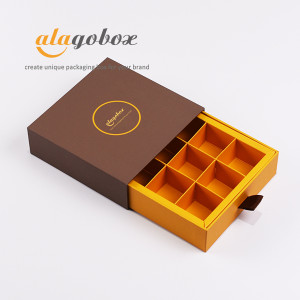 Magnet box (black) - 9 bonbons - Pralibon